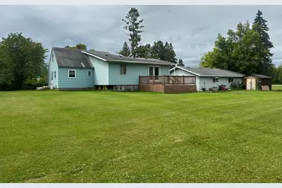 301 Pleasant Avenue NW, Warroad, MN 56763 - Photo 4