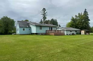 301 Pleasant Ave NW, Warroad, MN 56763 - Photo 4