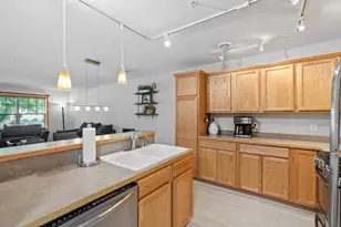 6121 32nd Ave N, Crystal, MN 55422 - Photo 10