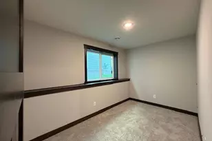 7833 Ava Trl, Inver Grove Heights, MN 55077 - Photo 14