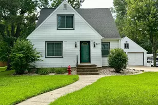 517 NE Park St, Luverne, MN 56156 - Photo 1