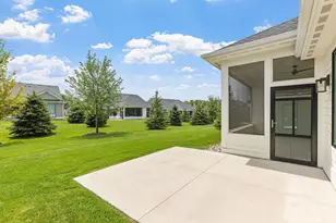 2732 Bentley Dr SW, Rochester, MN 55902 - Photo 4