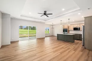 717 Tallgrass Cir, Luverne, MN 56156 - Photo 4