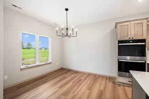 717 Tallgrass Cir, Luverne, MN 56156 - Photo 6