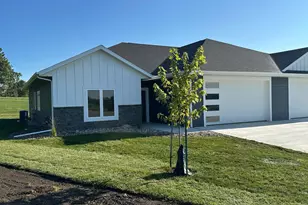 717 Tallgrass Cir, Luverne, MN 56156 - Photo 24