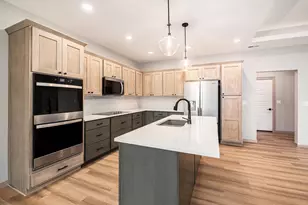 717 Tallgrass Cir, Luverne, MN 56156 - Photo 8