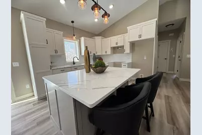 1310 SE Greenleaf Road, Owatonna, MN 55060 - Photo 4