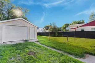 908 2nd St SW, Willmar, MN 56201 - Photo 4