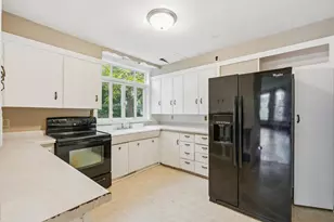 102 N 4th St, River Falls, WI 54022 - Photo 14