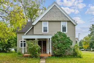 102 N 4th St, River Falls, WI 54022 - Photo 4