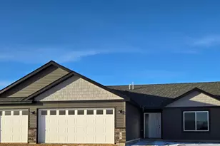 658 Daisy Ct, Lake Crystal, MN 56055 - Photo 1