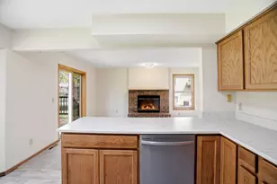 1053 Kettle Creek Rd, Eagan, MN 55123 - Photo 14
