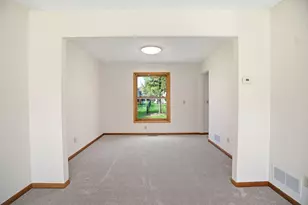 1053 Kettle Creek Rd, Eagan, MN 55123 - Photo 10