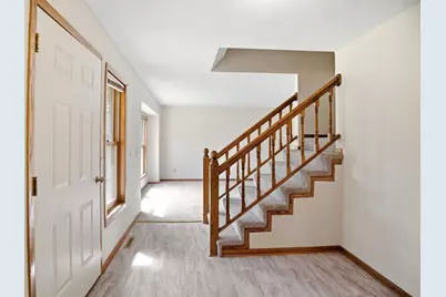 1053 Kettle Creek Road, Eagan, MN 55123 - Photo 4