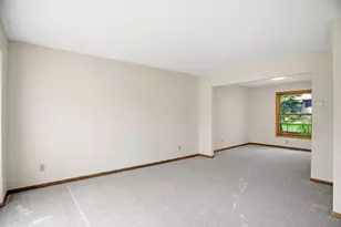 1053 Kettle Creek Rd, Eagan, MN 55123 - Photo 8
