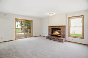 1053 Kettle Creek Rd, Eagan, MN 55123 - Photo 16