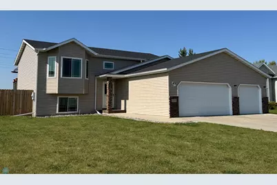 3527 Lincoln Street S, Fargo, ND 58104 - Photo 1