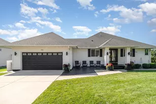 302 18th St S, Buffalo, MN 55313 - Photo 1