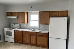 504 W Lyon St, Marshall, MN 56258 - Photo 2