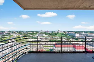 26 10th Street W, Saint Paul, MN 55102 - Photo 1