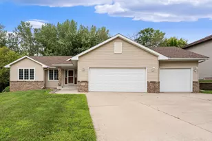 146 19th St NE, Owatonna, MN 55060 - Photo 1