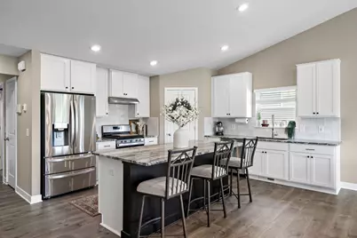 20722 Glade Avenue, Lakeville, MN 55044 - Photo 4