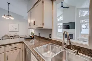 18848 Barrington Dr, Eden Prairie, MN 55346 - Photo 8