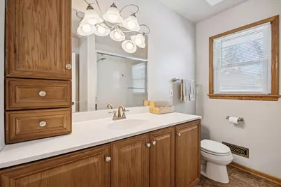 10408 Upton Avenue S, Bloomington, MN 55431 - Photo 22