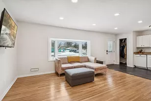 10408 Upton Ave S, Bloomington, MN 55431 - Photo 8