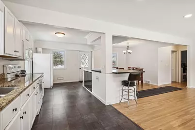 10408 Upton Avenue S, Bloomington, MN 55431 - Photo 12