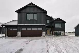 348 Highlands Ave, Zumbrota, MN 55992 - Photo 2