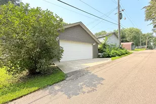 216 S 9th St, Montevideo, MN 56265 - Photo 12