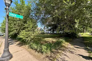 809 Park St, Saint Paul, MN 55117 - Photo 1