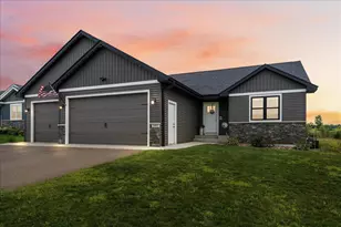 492 Prairie Rd, New Richmond, WI 54017 - Photo 1