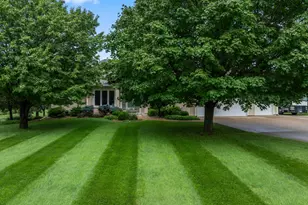 2631 Hawk Hill Ln SW, Rochester, MN 55902 - Photo 10