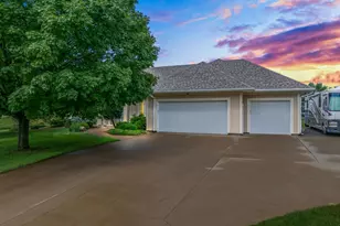 2631 Hawk Hill Ln SW, Rochester, MN 55902 - Photo 8