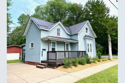 921 14th Avenue E, Menomonie, WI 54751 - Photo 1