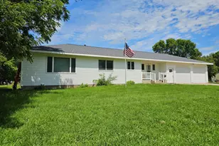 404 3rd Ave S, Raymond, MN 56282 - Photo 2