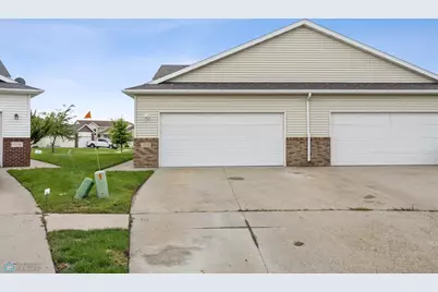 1113 39th Avenue S, Moorhead, MN 56560 - Photo 1