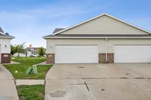 1113 39th Ave S, Moorhead, MN 56560 - Photo 1