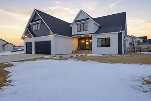 6090 Wildflower Dr S, Fargo, ND 58104 - Photo 4