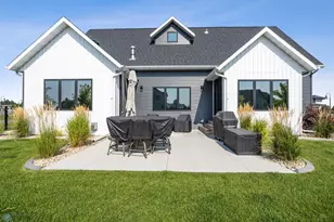 6090 Wildflower Dr S, Fargo, ND 58104 - Photo 42