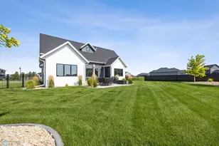 6090 Wildflower Dr S, Fargo, ND 58104 - Photo 50