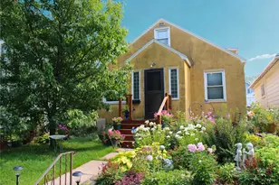 822 Summit St, Eveleth, MN 55734 - Photo 1