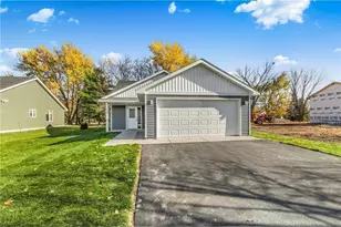 1015 3rd Ave NE, Milaca, MN 56353 - Photo 1