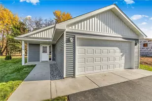 1015 3rd Ave NE, Milaca, MN 56353 - Photo 2