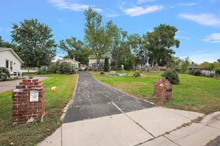 1409 Hillsboro Ave N, Golden Valley, MN 55427 - Photo 24