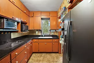 1409 Hillsboro Ave N, Golden Valley, MN 55427 - Photo 4