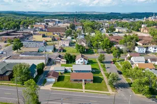 115 E 25th St, Hibbing, MN 55746 - Photo 36