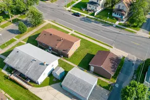 115 E 25th St, Hibbing, MN 55746 - Photo 34